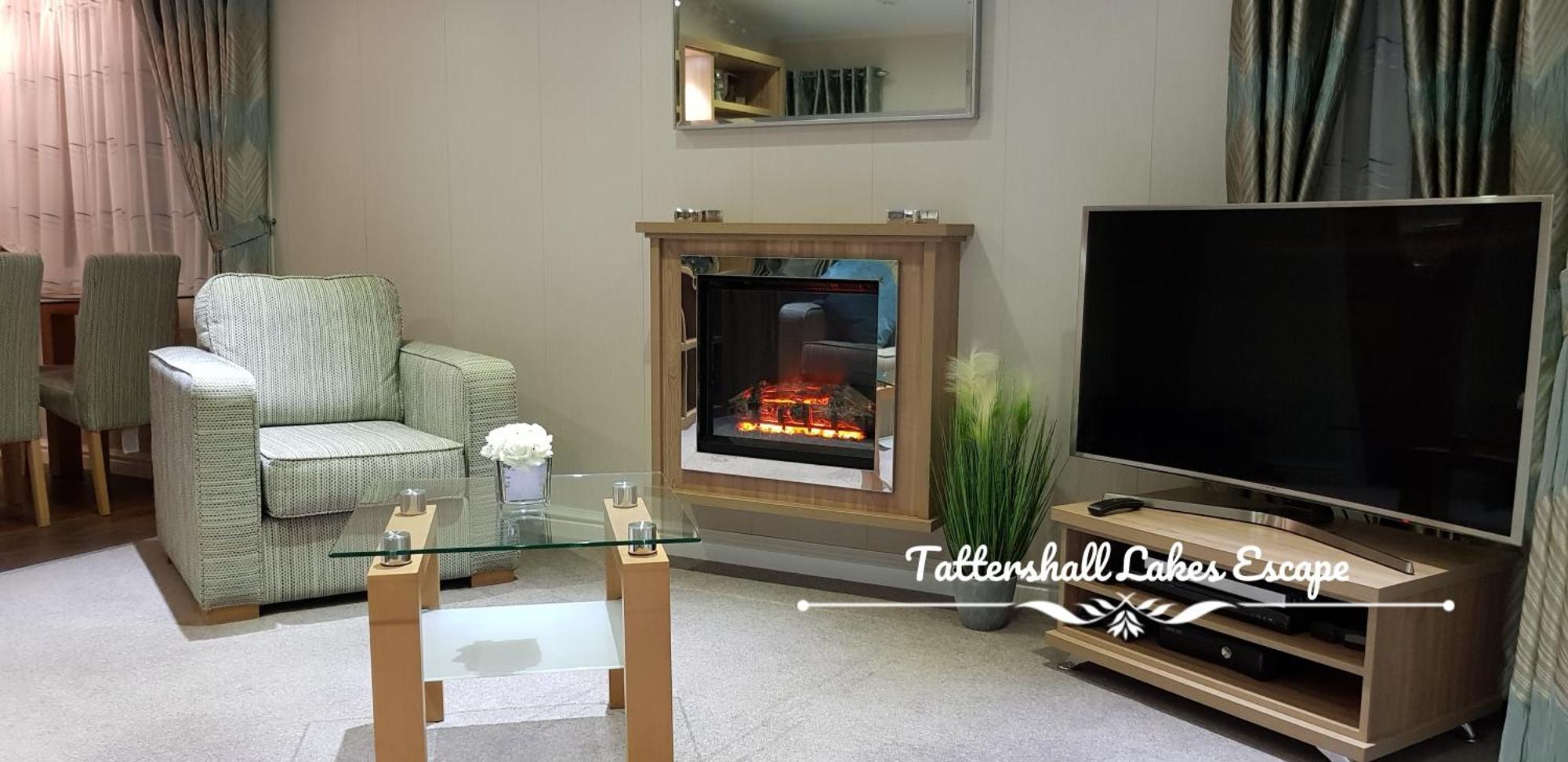 Meridian Tattershall Lakes Escape - Lakeside Lodge Caravan With A Fishing Peg Luxury Hot Tub Ngoại thất bức ảnh